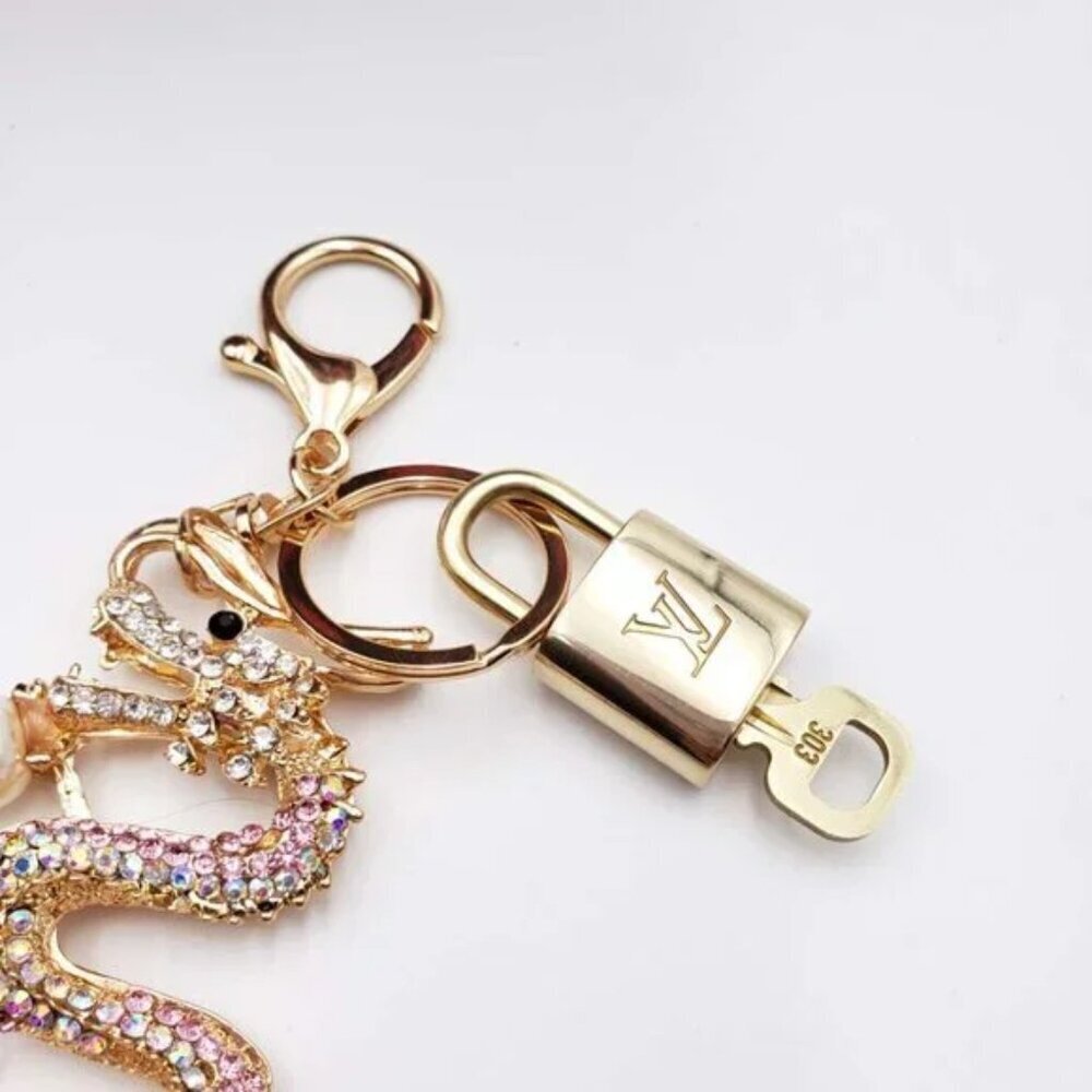 LV Gold Padlock Authentic 🔑 Luxury Bag Charm w/ Unbranded Dragon Keychain - Picture 5 of 9